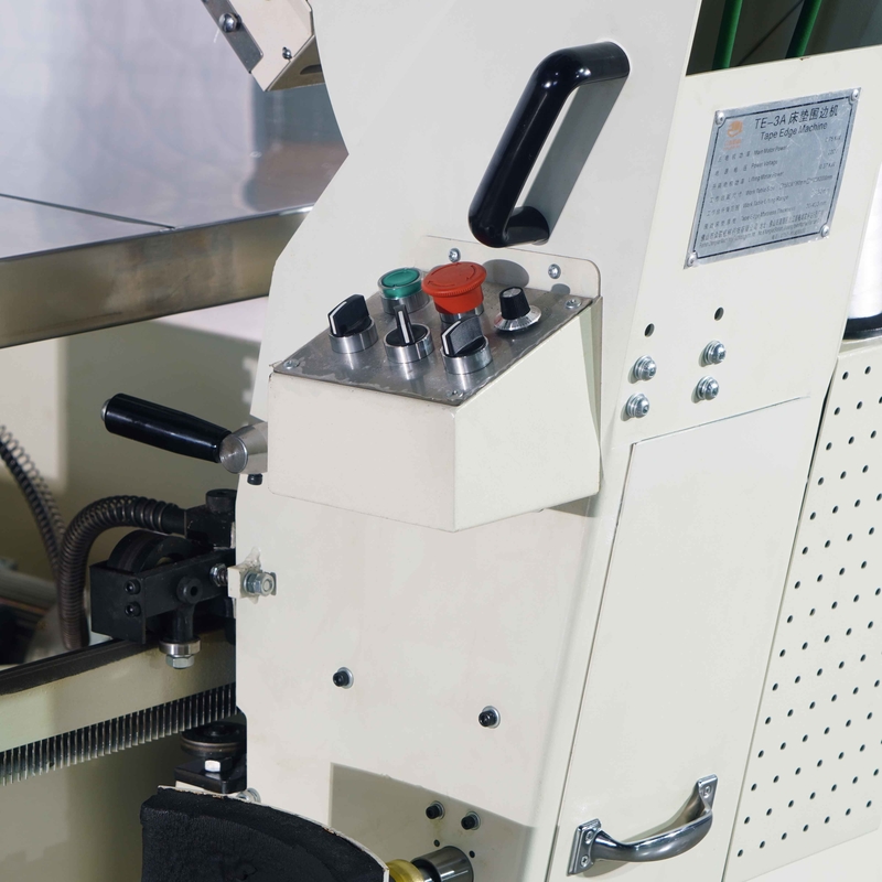 NOBO-van de de Rand Naaimachine van de Matrasband de Hoge Frequentie voor 0,12 - 0.4m Dikte